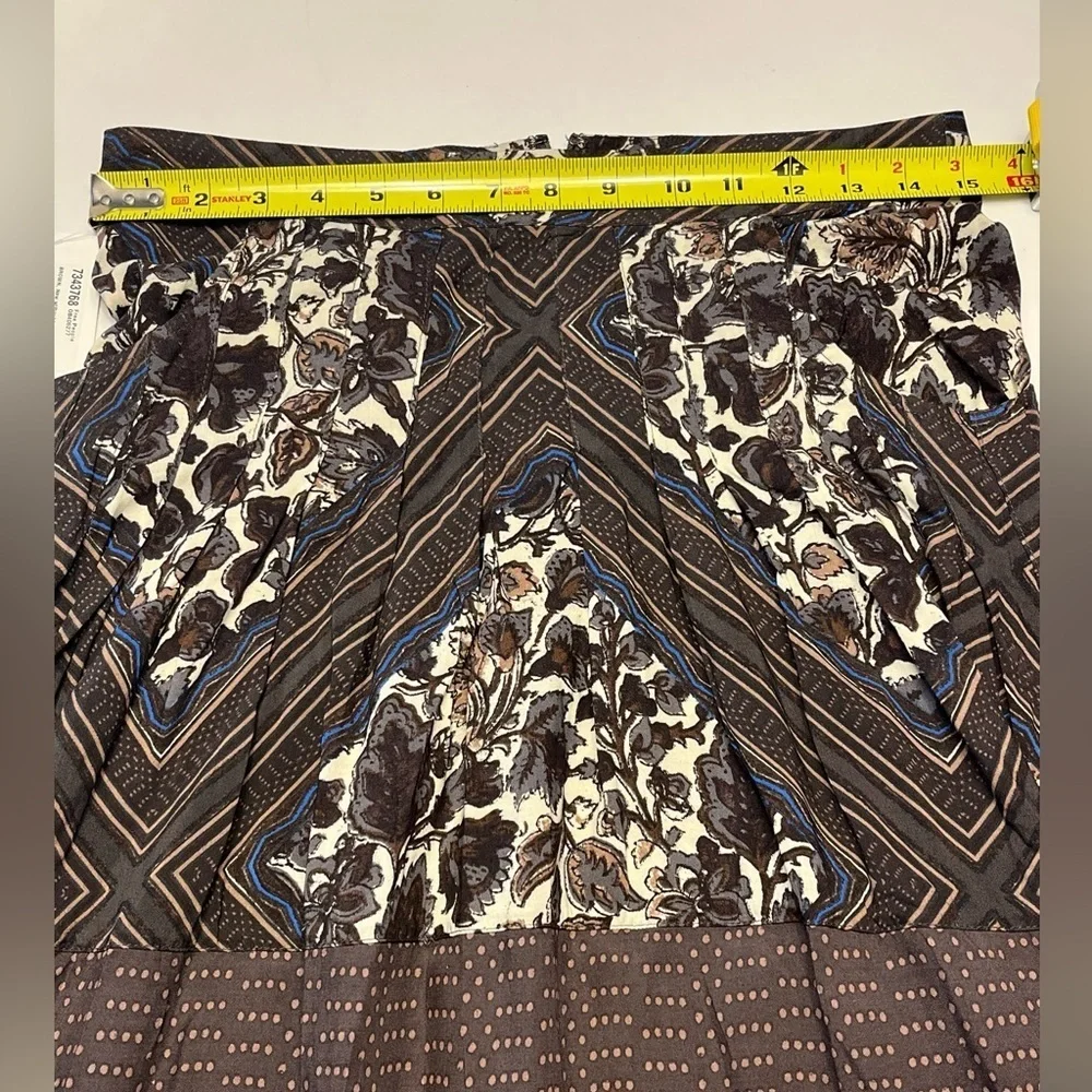 Free People Printed Paradise Skirt, size 10, lightweight and stylish for fall. - Picture 9 of 11